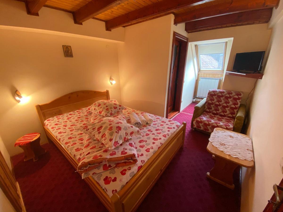 Casa Ernst Hotel Моечу де Жос Екстериор снимка